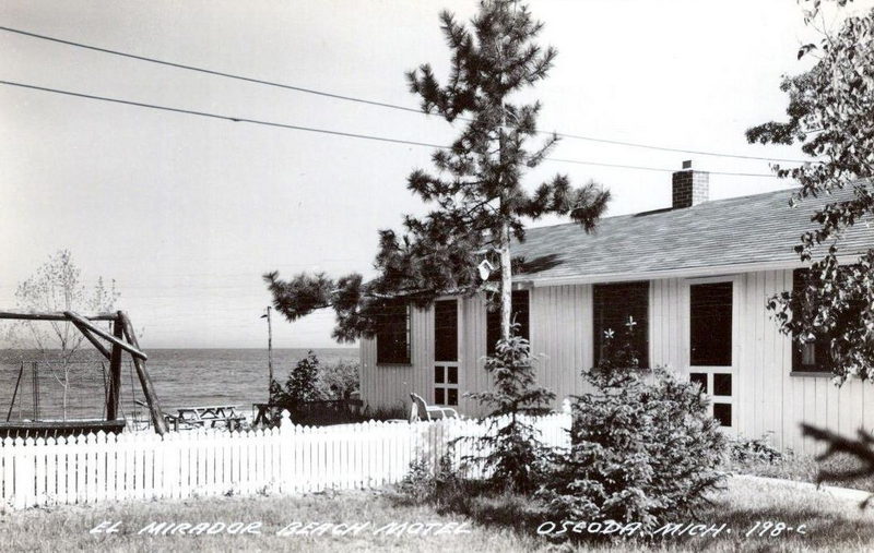 Huron House Bed and Breakfast (El Mirador Beach Motel) - Vintage Postcard